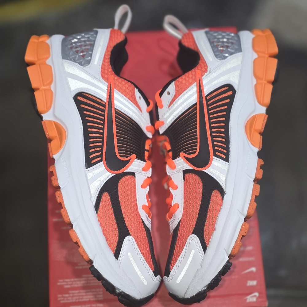 Nike Zoom Vomero 5 Total Orange GS New